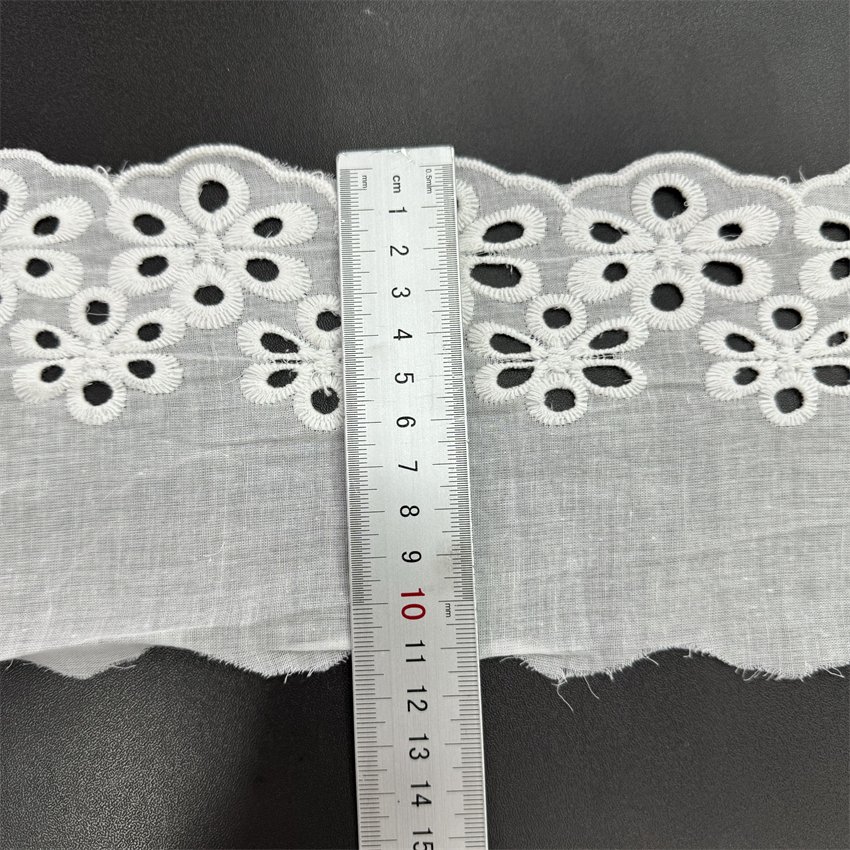 Fine woven cotton fabric carvend holes Trimming lace water soluble Embroidery border lace trim garment