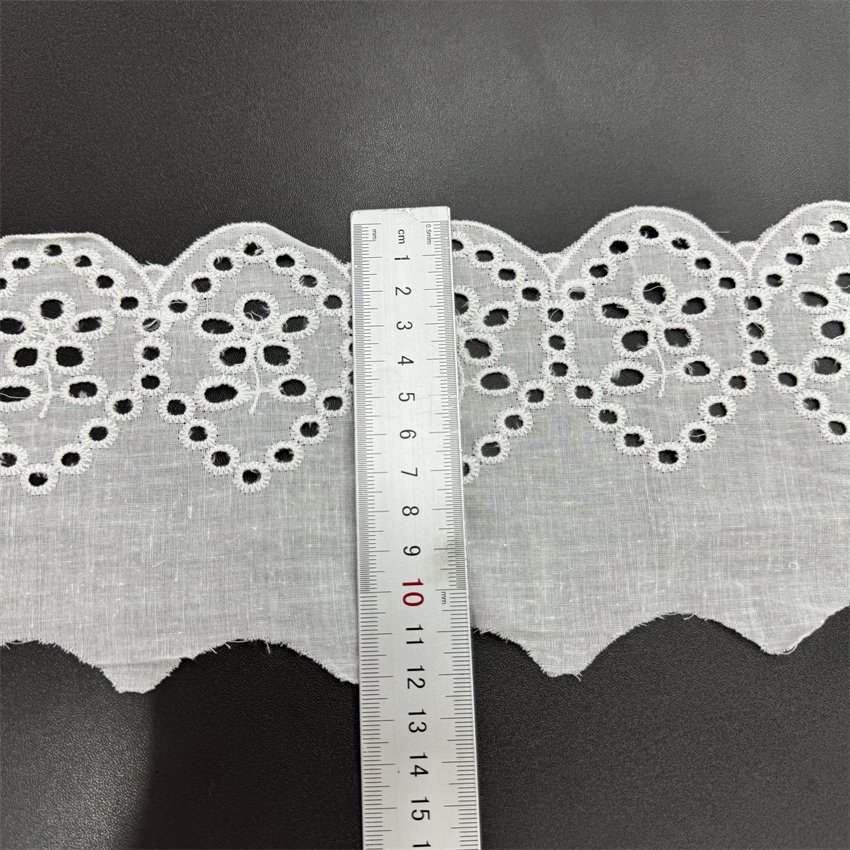Fine woven cotton fabric carvend holes Trimming lace water soluble Embroidery border lace trim garment