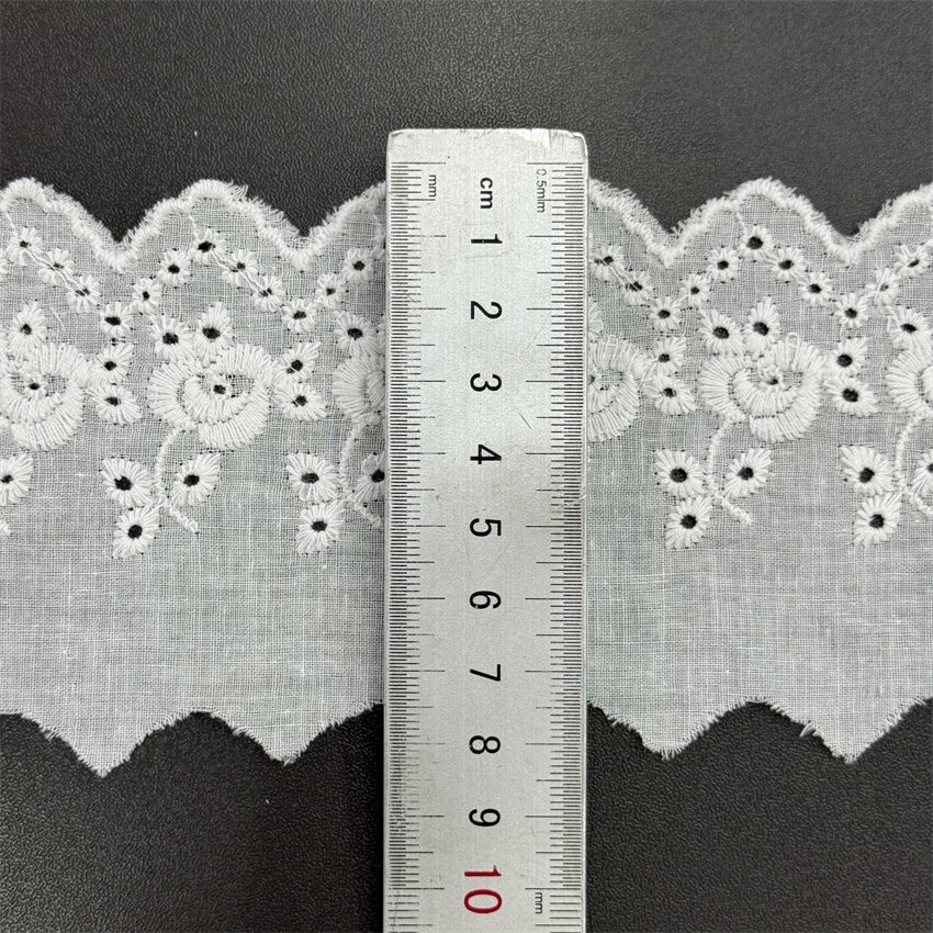 Fine woven cotton fabric carvend holes Trimming lace water soluble Embroidery border lace trim garment