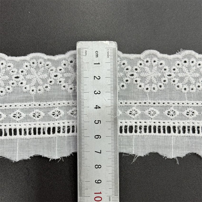 Fine woven cotton fabric carvend holes Trimming lace water soluble Embroidery border lace trim garment