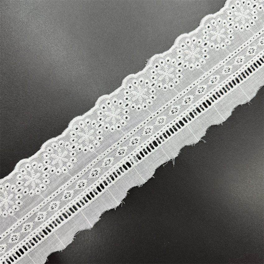 Fine woven cotton fabric carvend holes Trimming lace water soluble Embroidery border lace trim garment