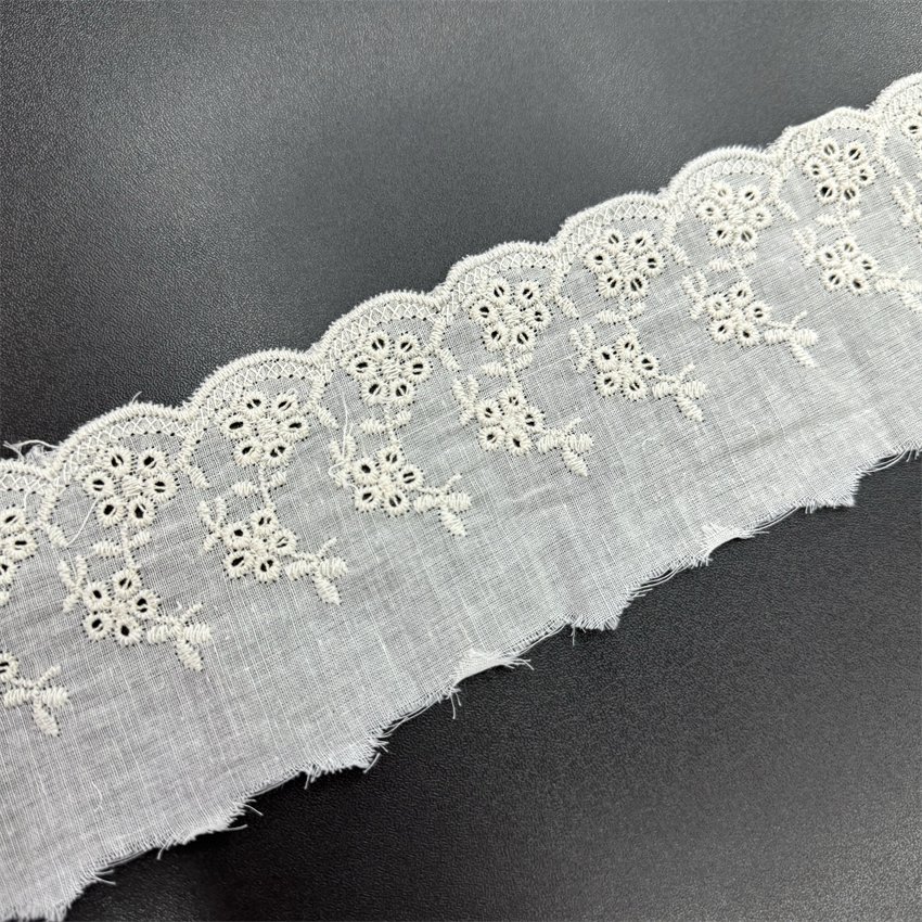 Fine woven cotton fabric carvend holes Trimming lace water soluble Embroidery border lace trim garment