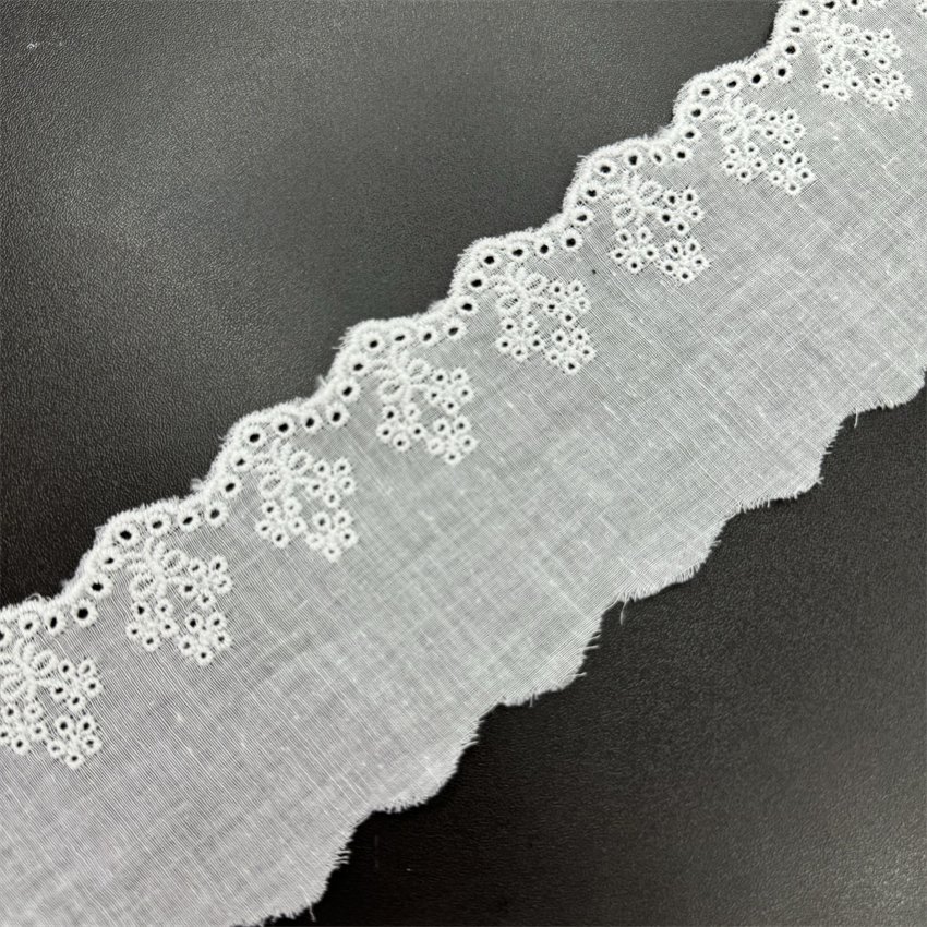 Fine woven cotton fabric carvend holes Trimming lace water soluble Embroidery border lace trim garment