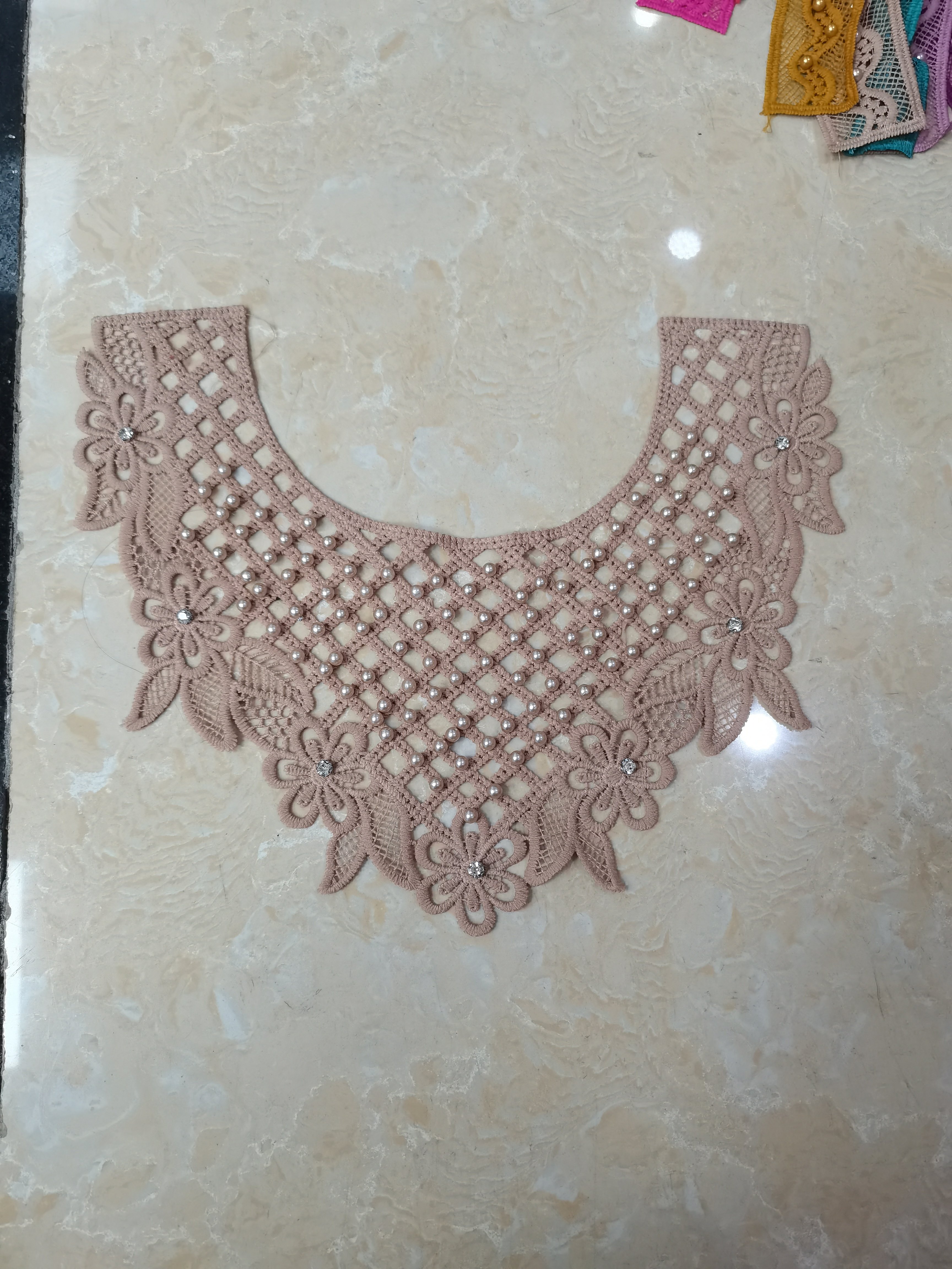 Cuello de encaje Luxury pearl rhinestone design neck lace collar embroidery milk yarn cotton collar pearl beaded lace trim 3d