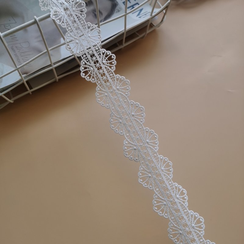 Stock 3.6CM Wide Black And White Yarn Milk Silk Water Soluble Embroidery Lace Trim Bar Code Lolita Garment Accessories