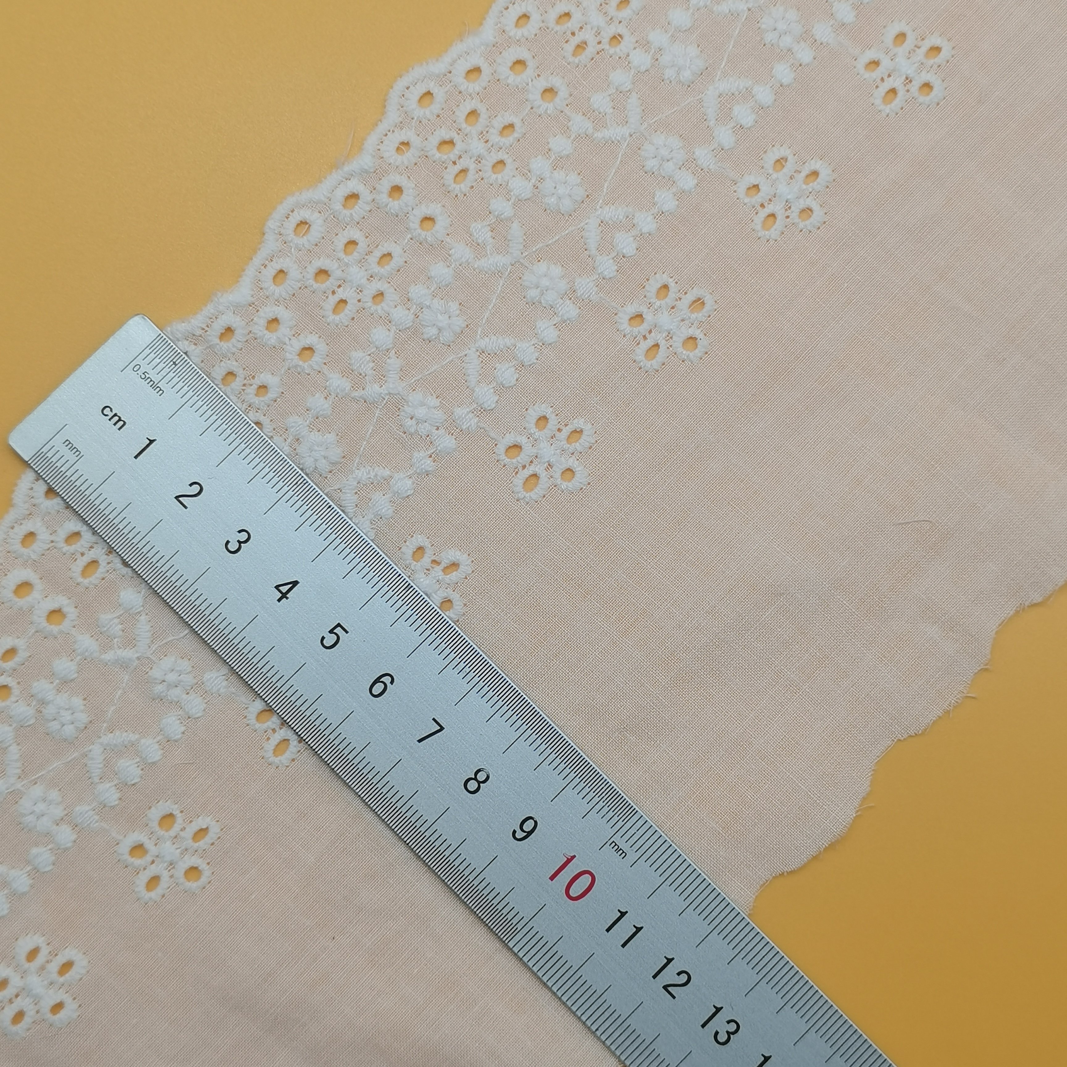 White Embroidery Broderie Anglaise 100% Cotton Material And Printed Pattern Eyelet Lace Trim