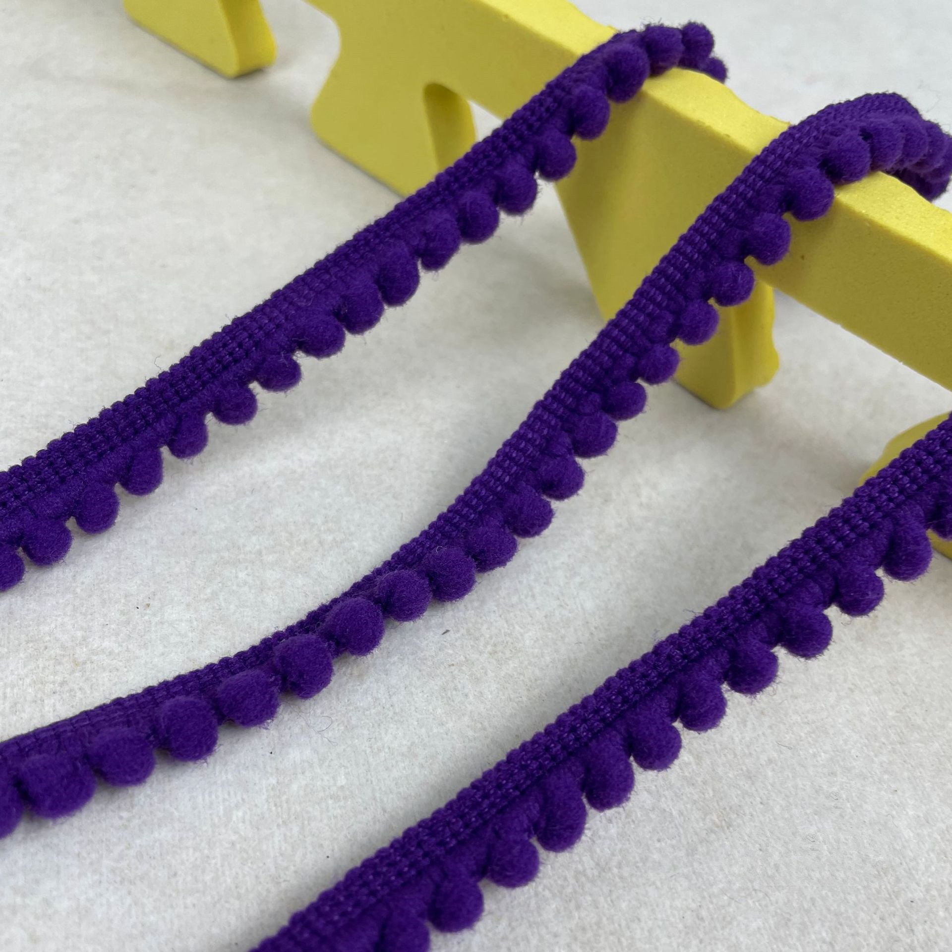 Manufacturer Garment Decorative Nylon Tassel Lace Trim Pom Pom Fringe