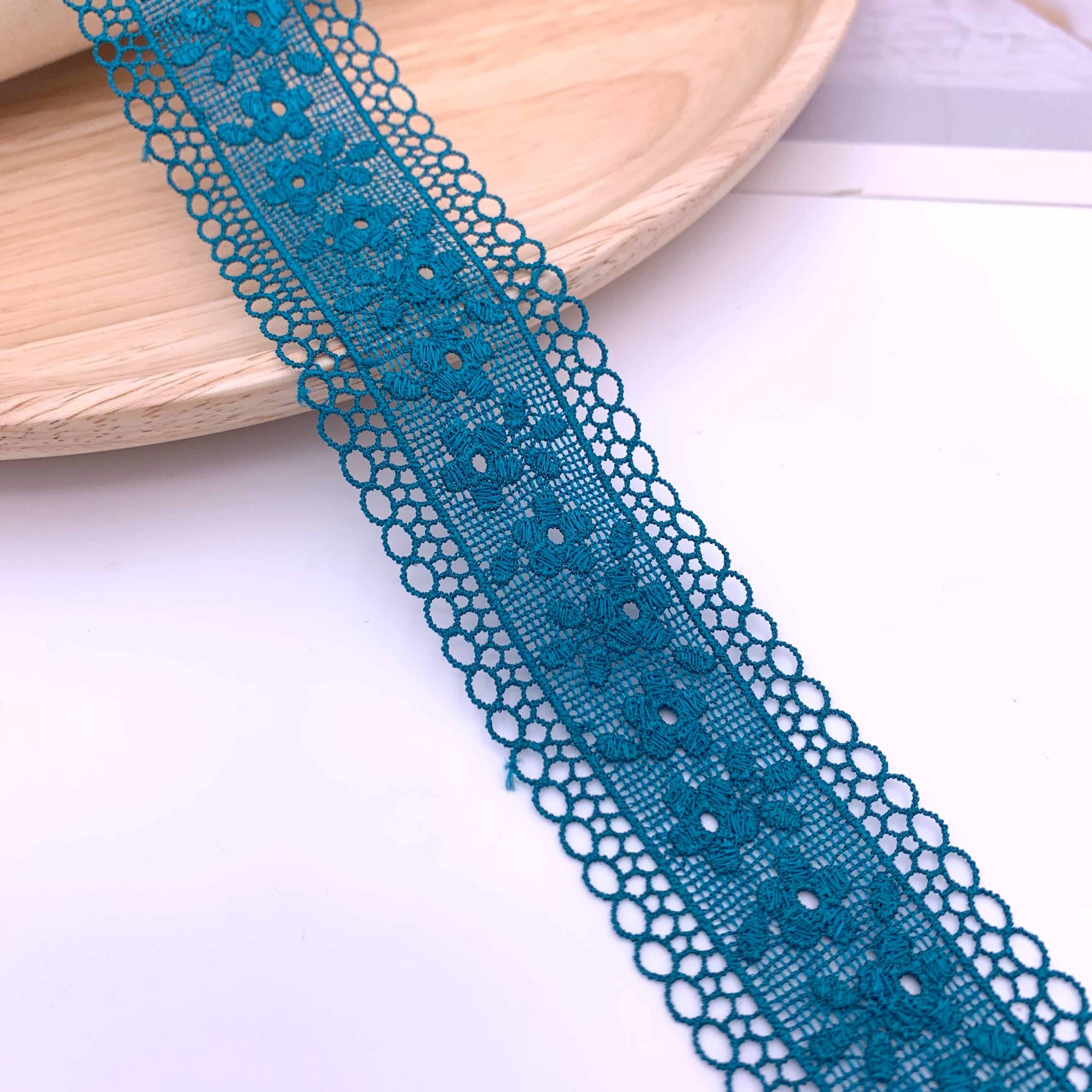 Wholesale Delicate Colors Polyester Embroidery Sewing Lace Guipure Lace Trim