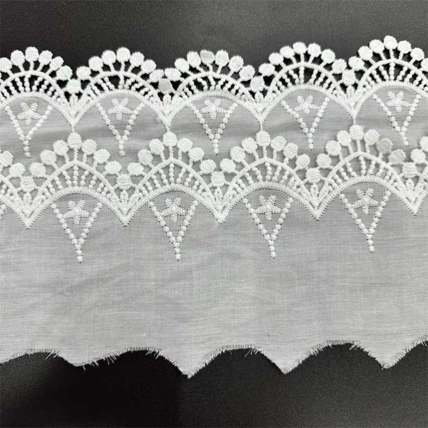 Fine woven cotton fabric carvend holes Trimming lace water soluble Embroidery border lace trim garment