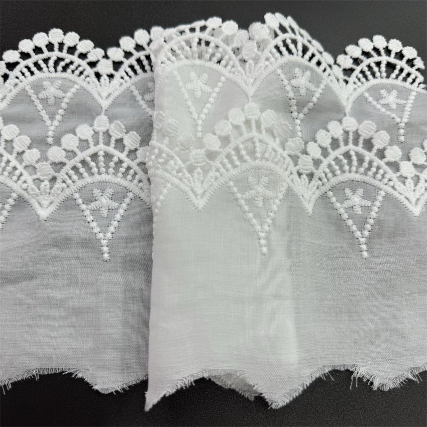 Fine woven cotton fabric carvend holes Trimming lace water soluble Embroidery border lace trim garment