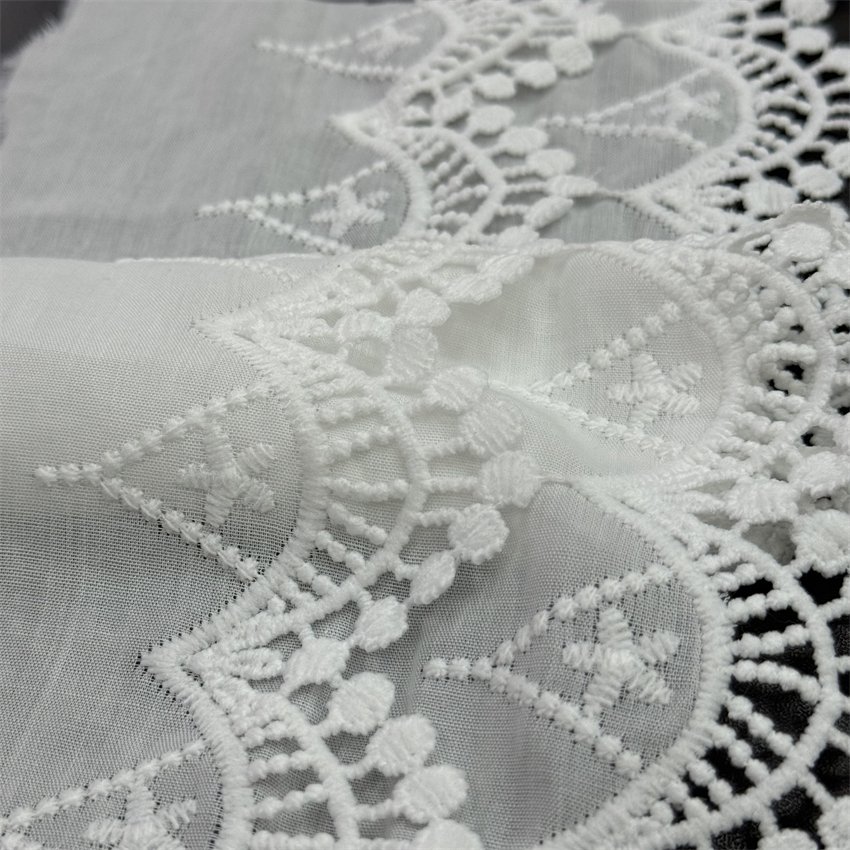 Fine woven cotton fabric carvend holes Trimming lace water soluble Embroidery border lace trim garment