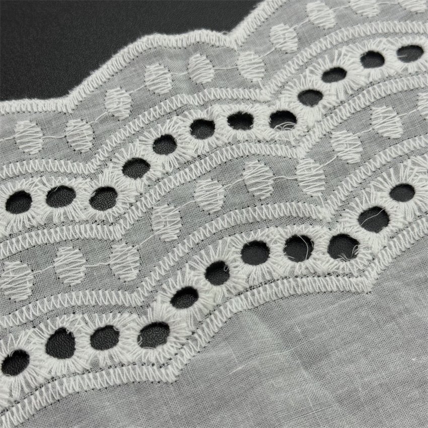 Fine woven cotton fabric carvend holes Trimming lace water soluble Embroidery border lace trim garment