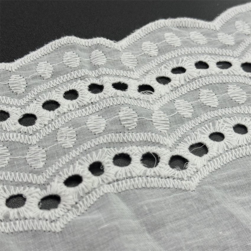Fine woven cotton fabric carvend holes Trimming lace water soluble Embroidery border lace trim garment