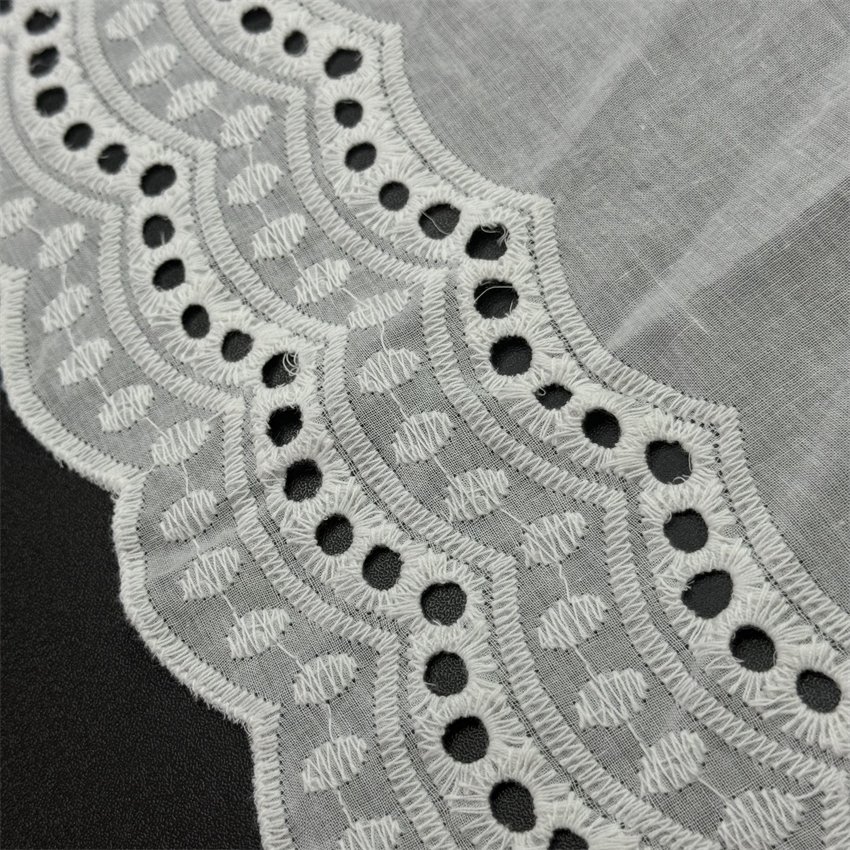 Fine woven cotton fabric carvend holes Trimming lace water soluble Embroidery border lace trim garment