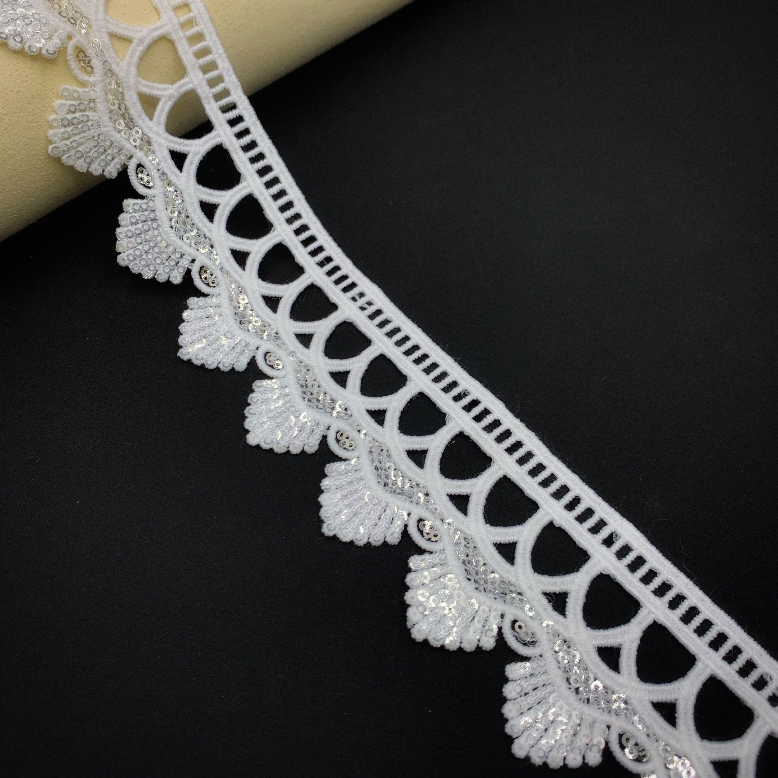 2023 China Wholesale Price New Design Stripe Sequin Lace High Quality Embroidery Shiny Sequin Lace Trim