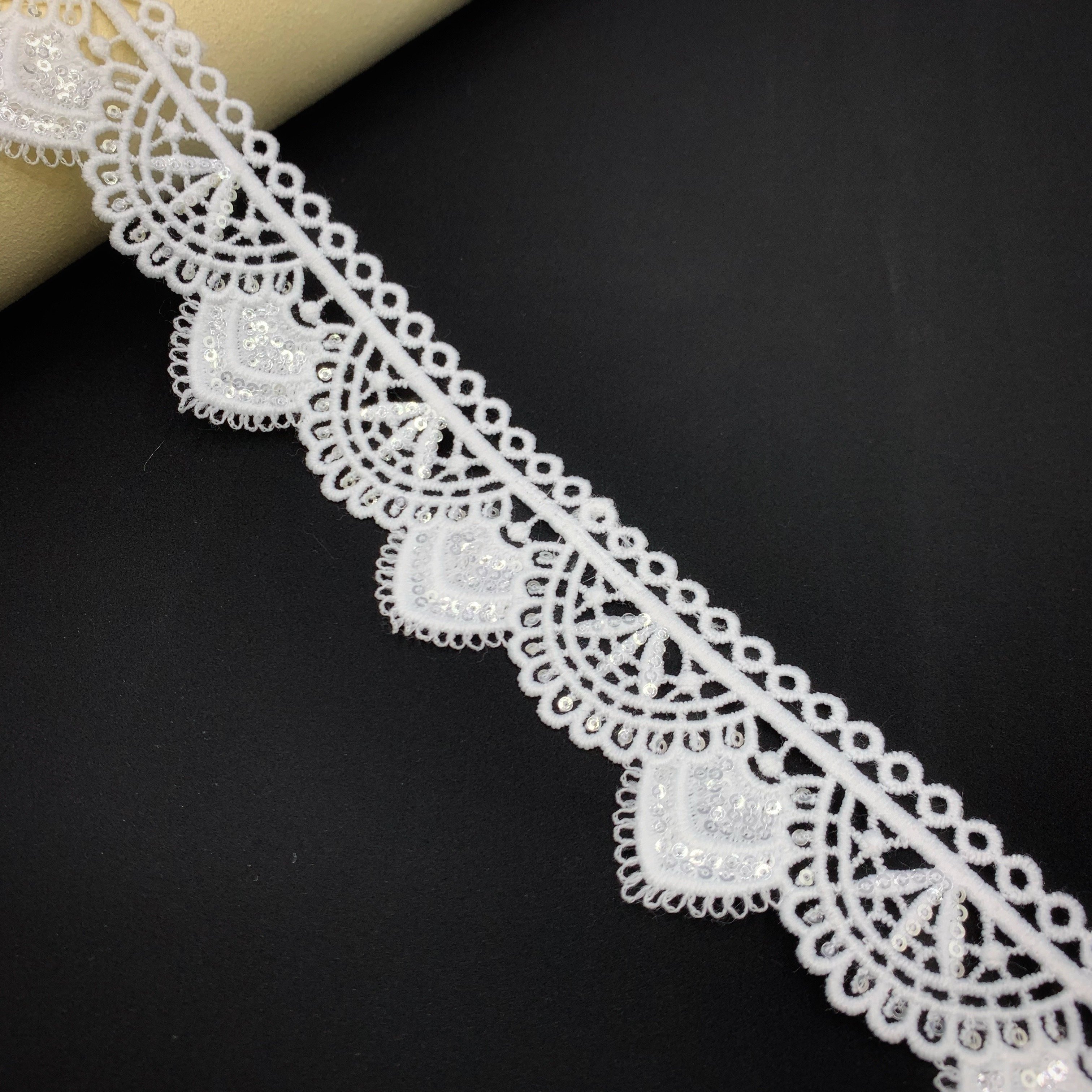 2023 China Wholesale Price New Design Stripe Sequin Lace High Quality Embroidery Shiny Sequin Lace Trim