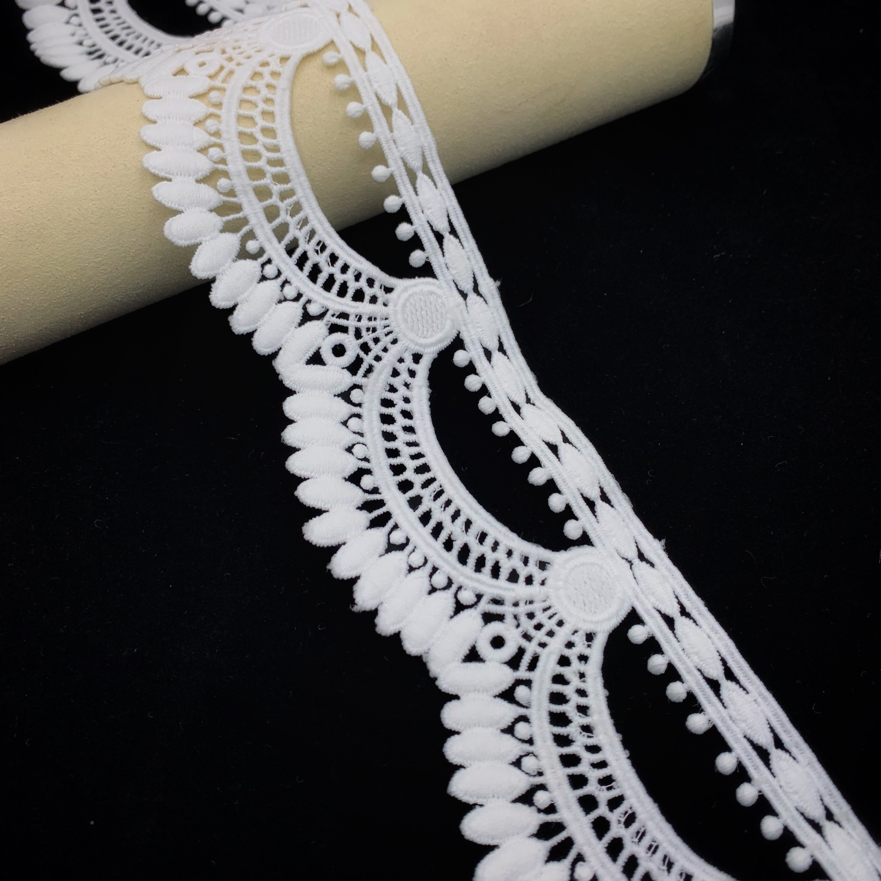 Beautiful White Lace High Quality Milk Silk Embroidery Guipure Lace Trim For Dress Border