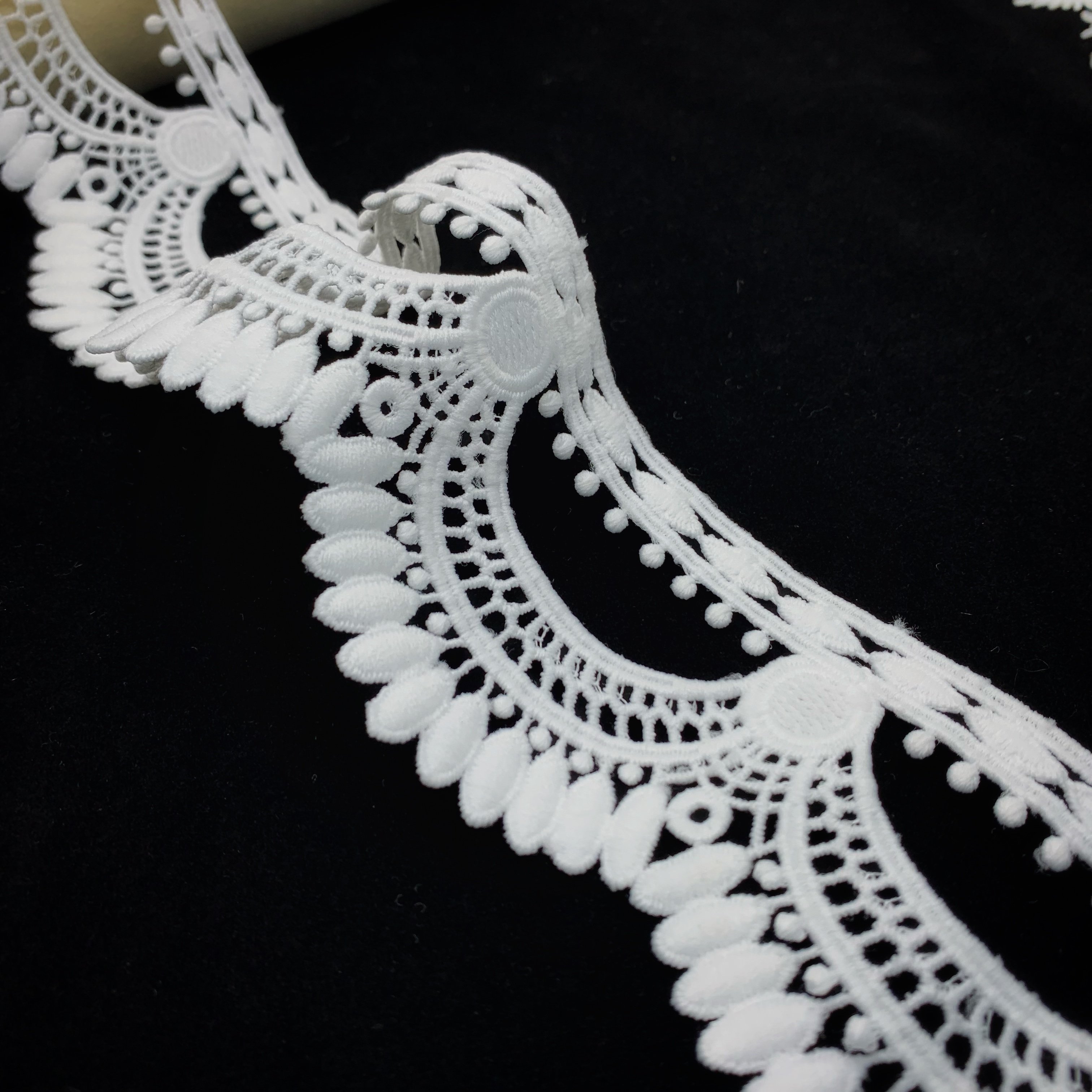 Beautiful White Lace High Quality Milk Silk Embroidery Guipure Lace Trim For Dress Border
