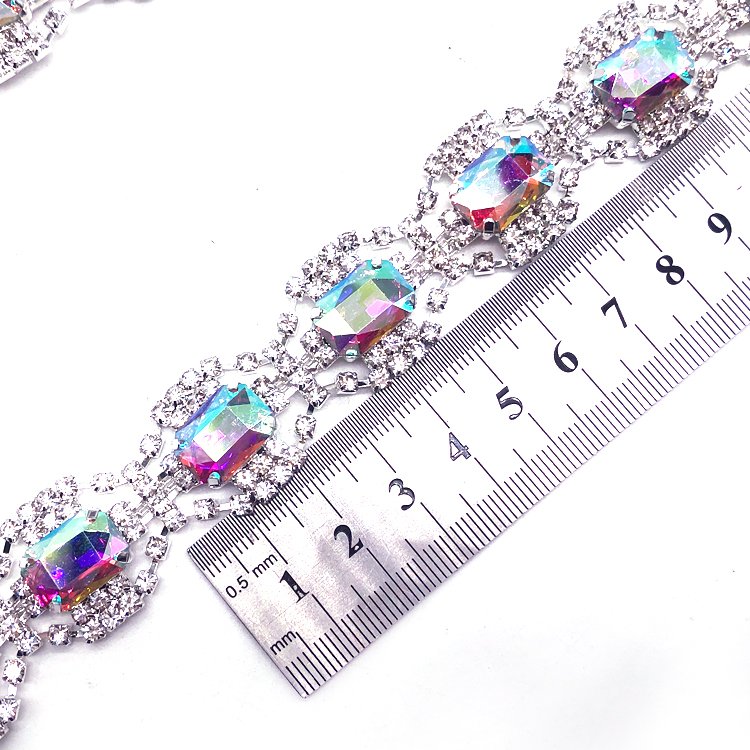 Factory Direct Customized Rhinestone Chain Trimming Wholesale Crystal Gemstone Chain Trim for Fashion Costume Design Crafting