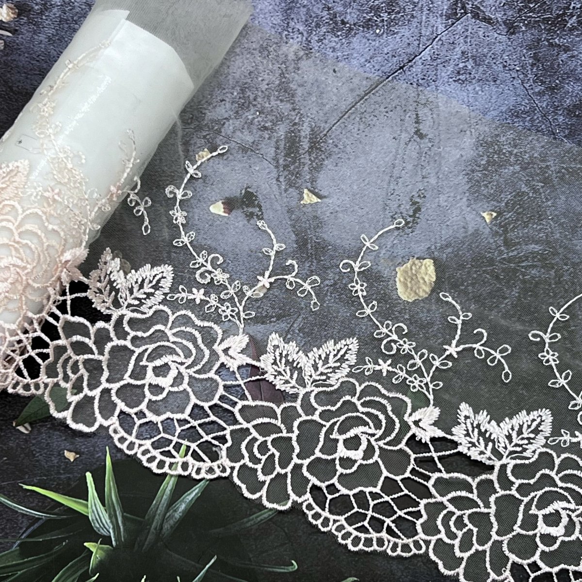 Wholesale Delicate High Quality 23cm Shiny Flower Embroidery Lace Trim For Women Dress Light Purple Tulle Guipure Lace