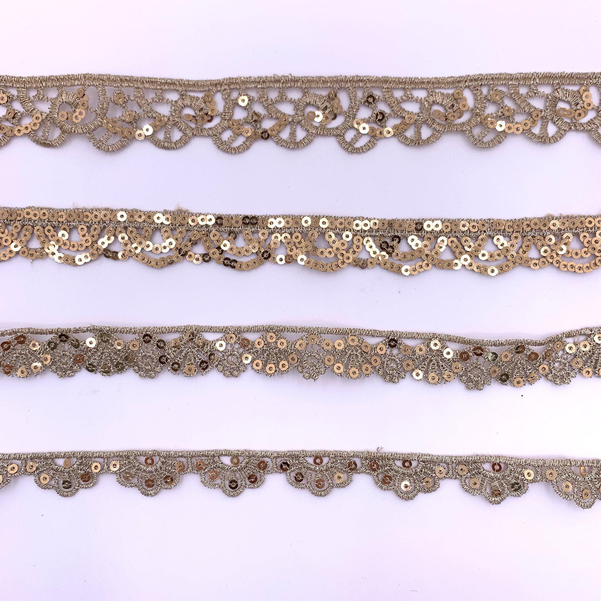 Factory Wholesale Beautiful Shiny Metallic Embroidery Sequin Flowery Gold Gpo Lace Trim