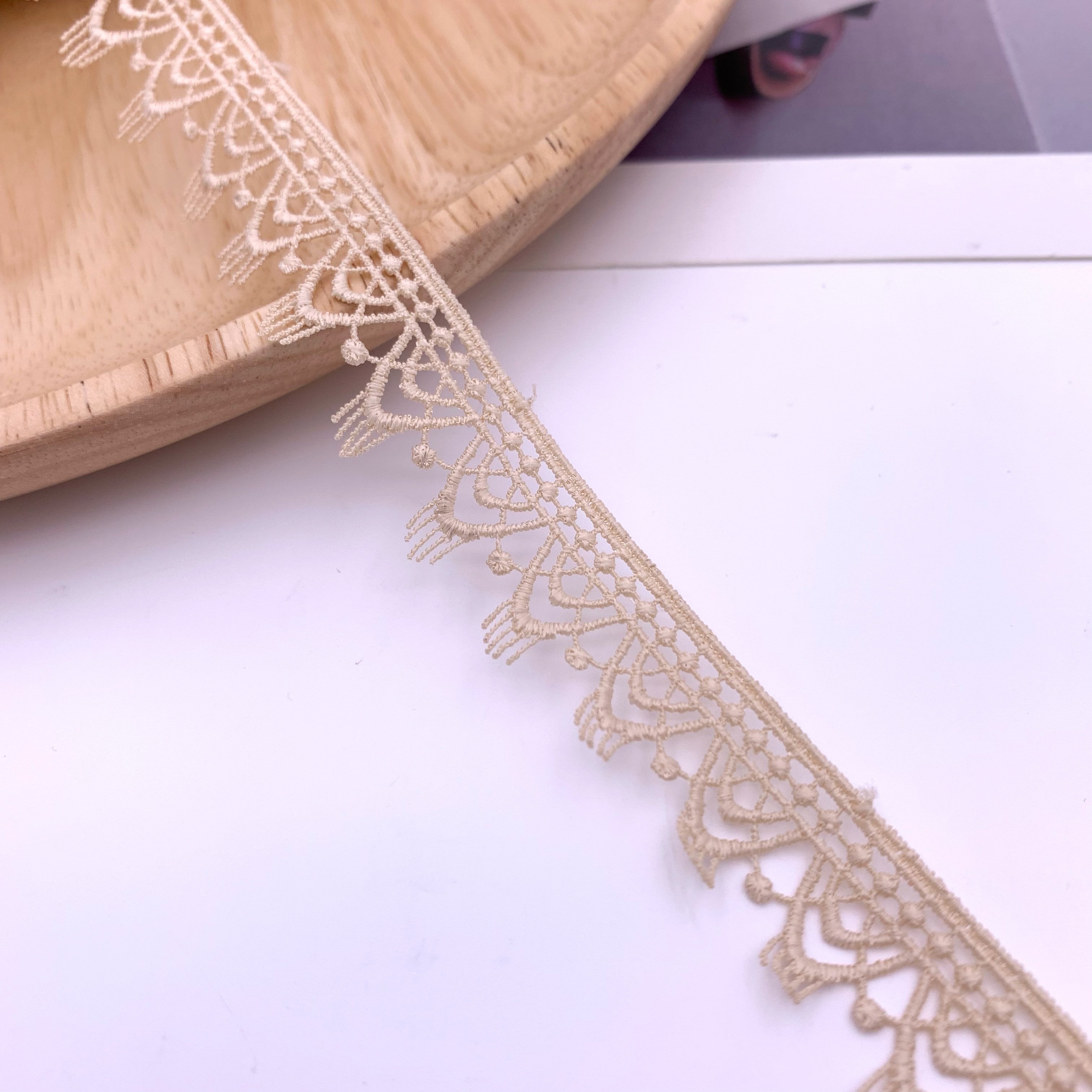 Manufacturers Fashion New Design Gpo Lace Luxury Polyester Guipure Colors Lace Trim