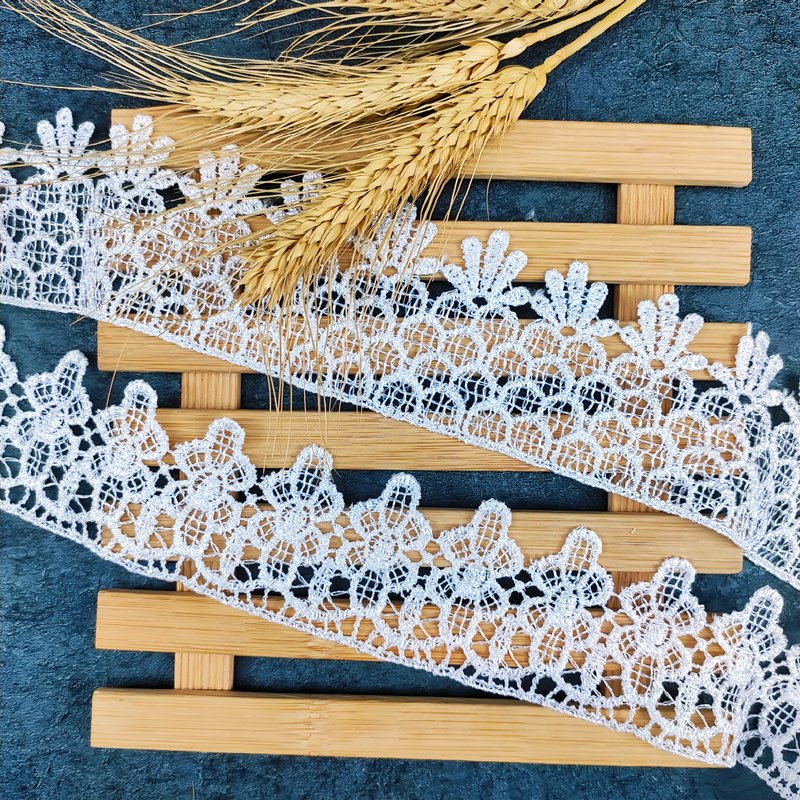 Manufacturer wholesale low price 5cm polyester guipure White Embroidery lace trim for Bridal dress garment t11561