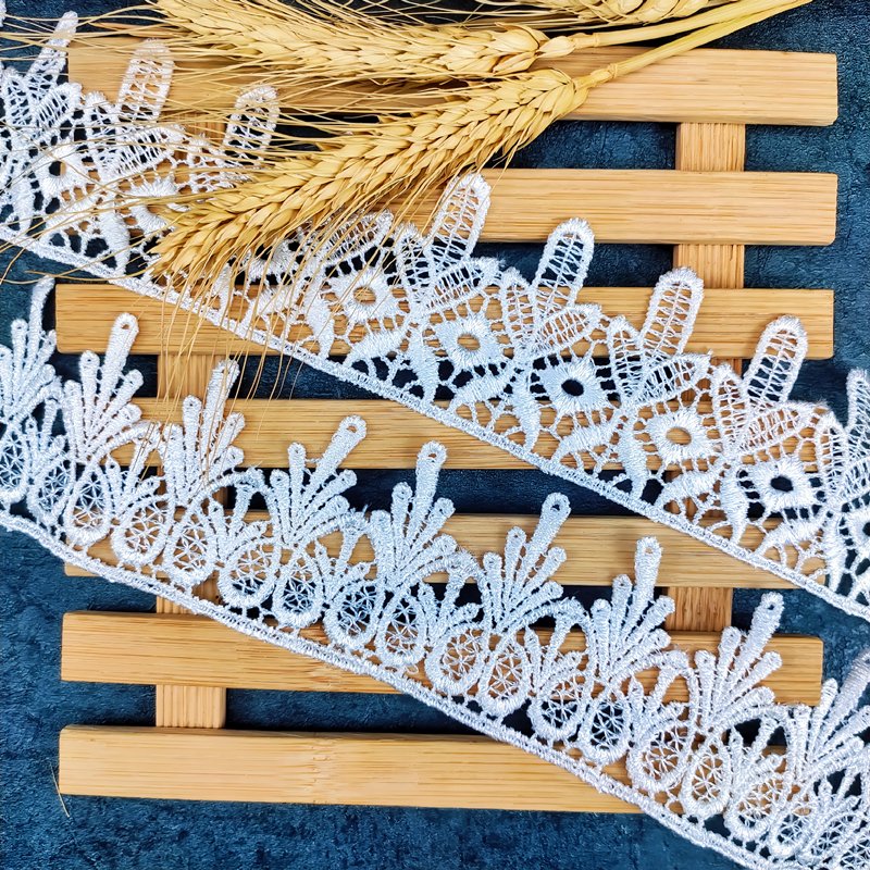 Manufacturer wholesale low price 5cm polyester guipure White Embroidery lace trim for Bridal dress garment t11561