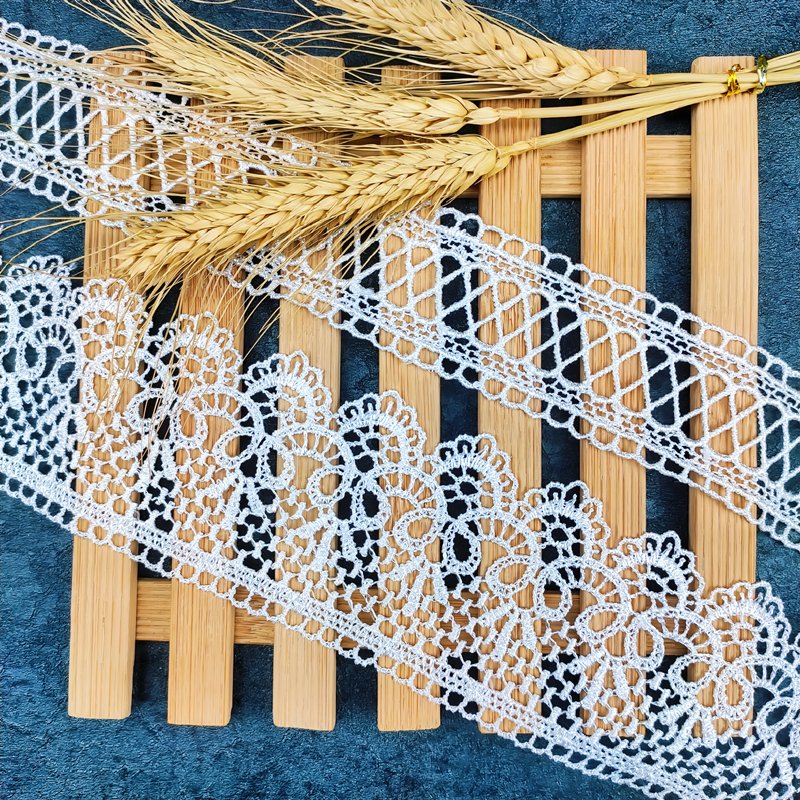 Manufacturer wholesale low price 5cm polyester guipure White Embroidery lace trim for Bridal dress garment t11561