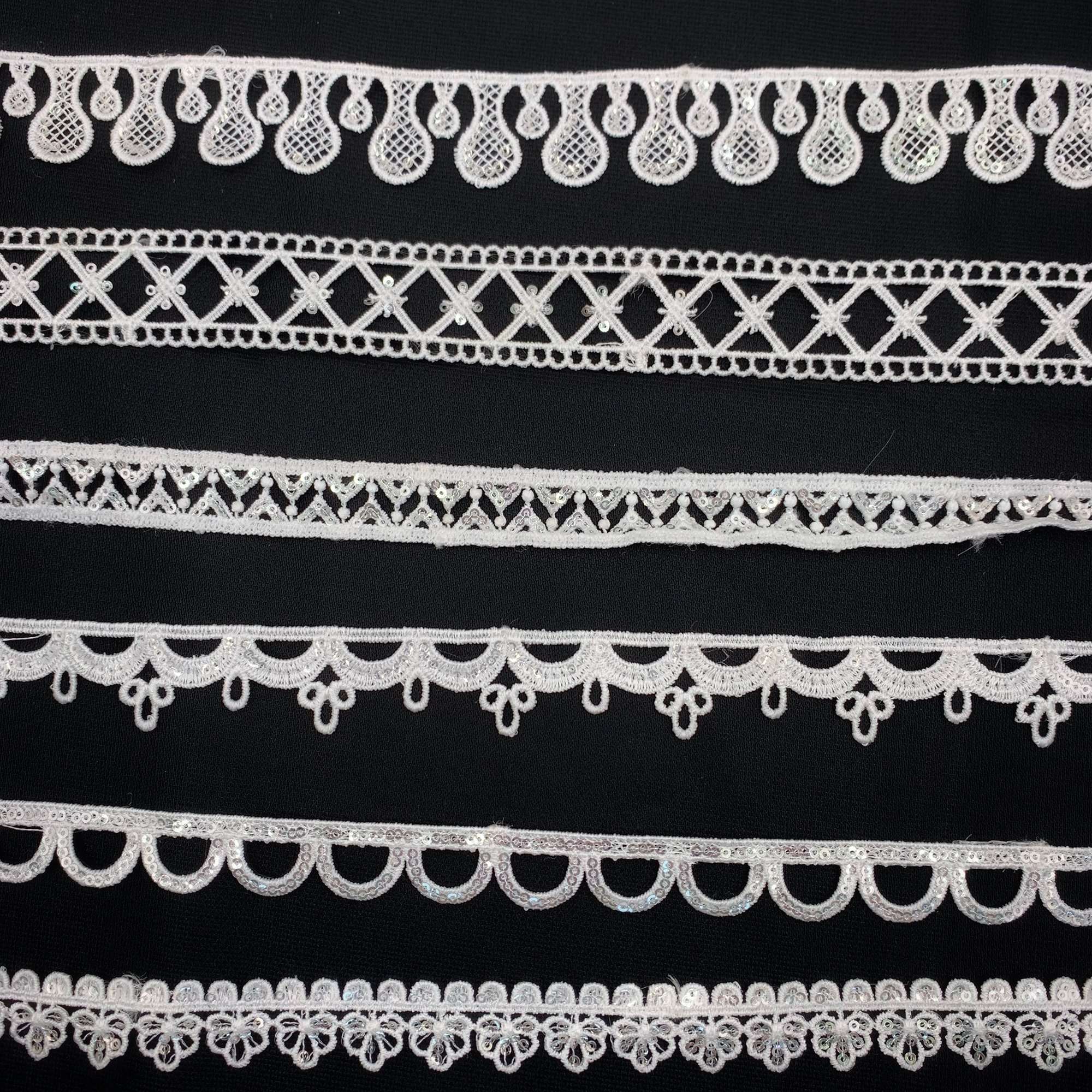 Factory Wholesale Exquisite Small Size Lace White Shiny Embroidery Sequin Gpo Lace Trim