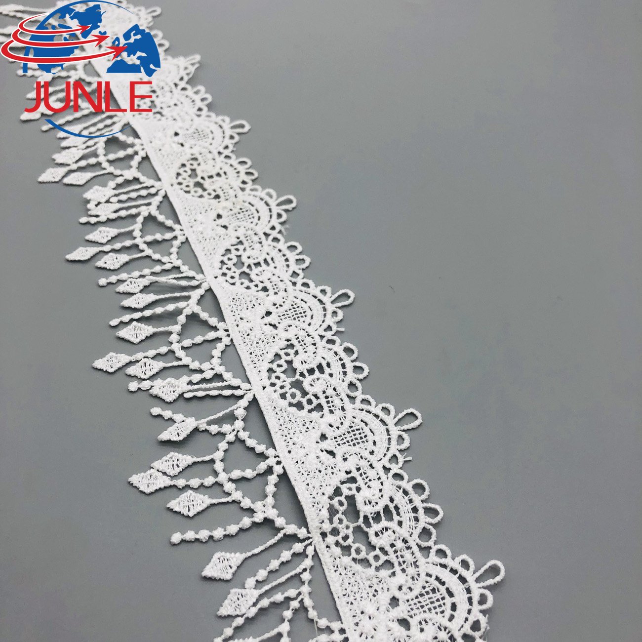 High Quality Fancy Trim Lace Shiny Embroidery White Tassel Lace Guipure Lace Trim