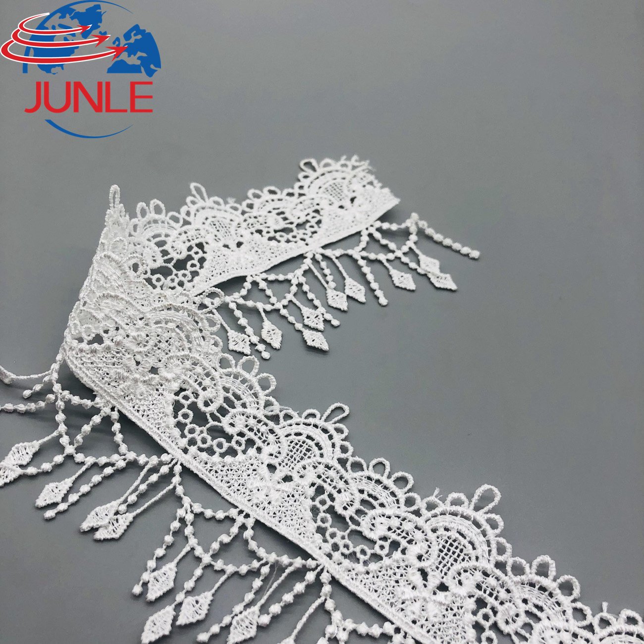 High Quality Fancy Trim Lace Shiny Embroidery White Tassel Lace Guipure Lace Trim