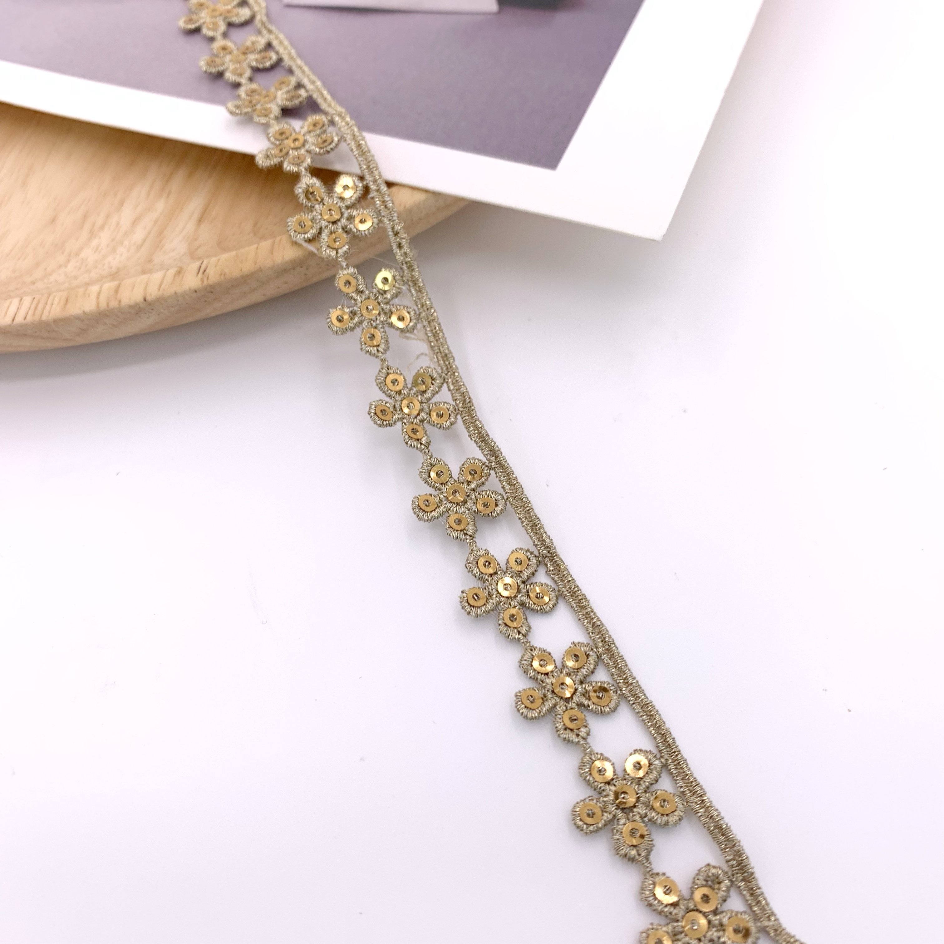 Factory Supply High Quality Luxury Guipure Shiny Lace Trim Retro Embroidery Gold Line Lace Trim