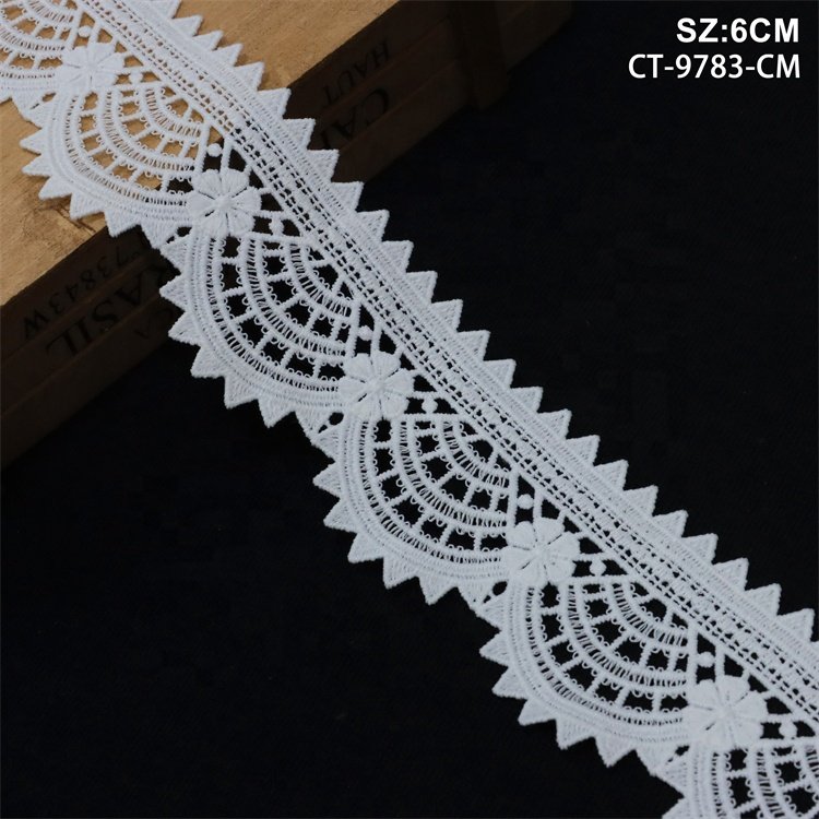 Guipure lace trim with 3d flowers for clothing decoration chemical lace trim with pearl flower lace trim 1,5 cm colour white
