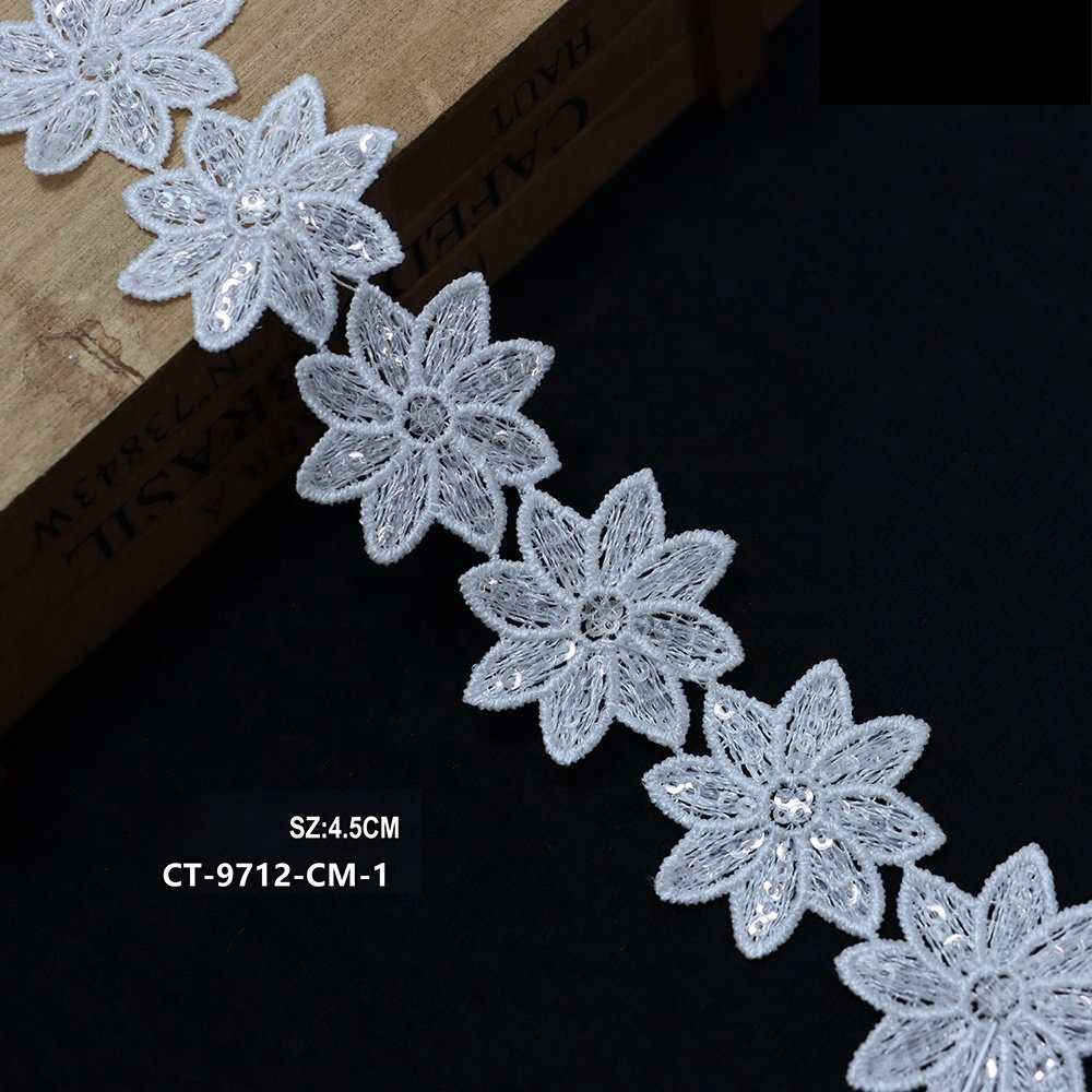 Guipure lace trim with 3d flowers for clothing decoration chemical lace trim with pearl flower lace trim 1,5 cm colour white