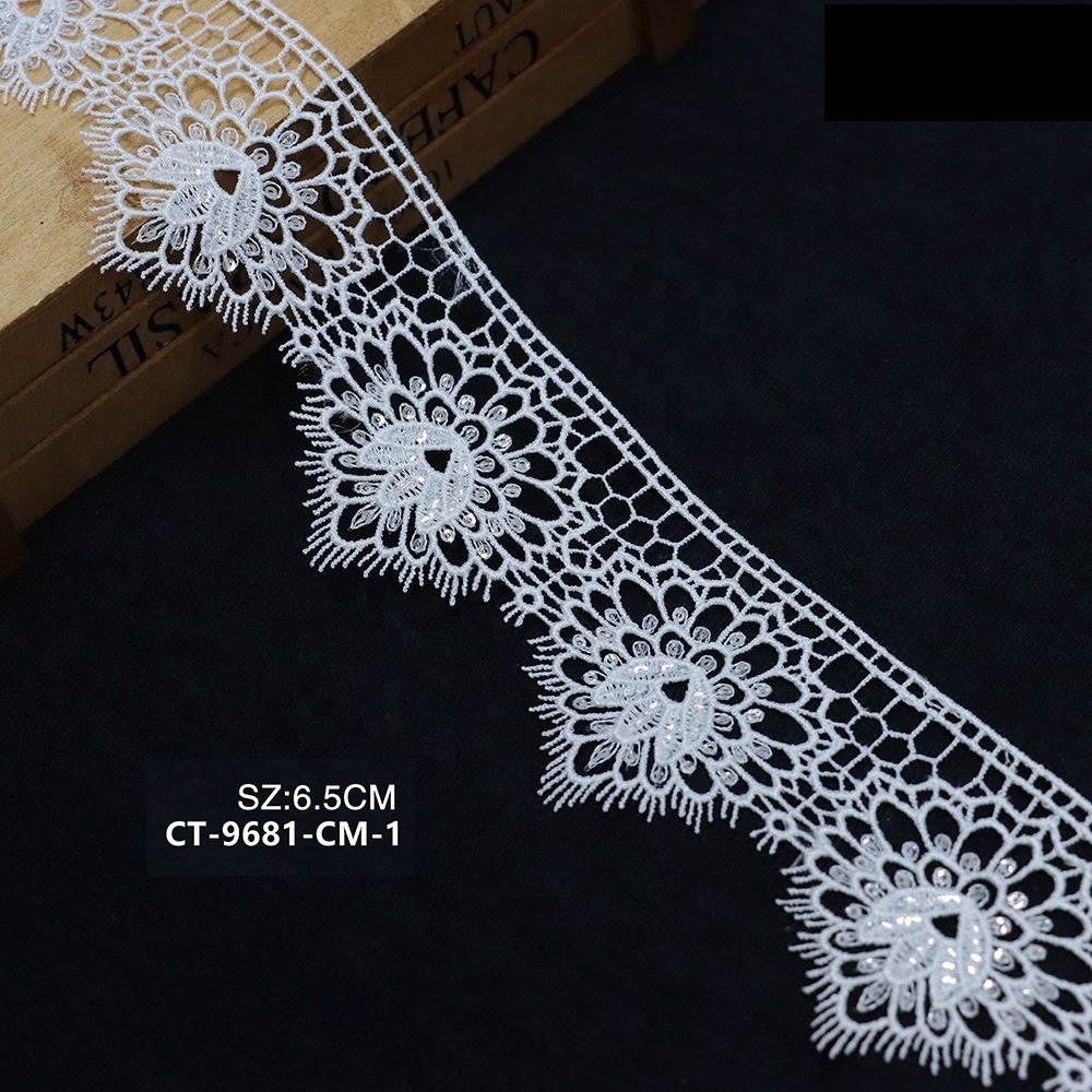 Guipure lace trim with 3d flowers for clothing decoration chemical lace trim with pearl flower lace trim 1,5 cm colour white