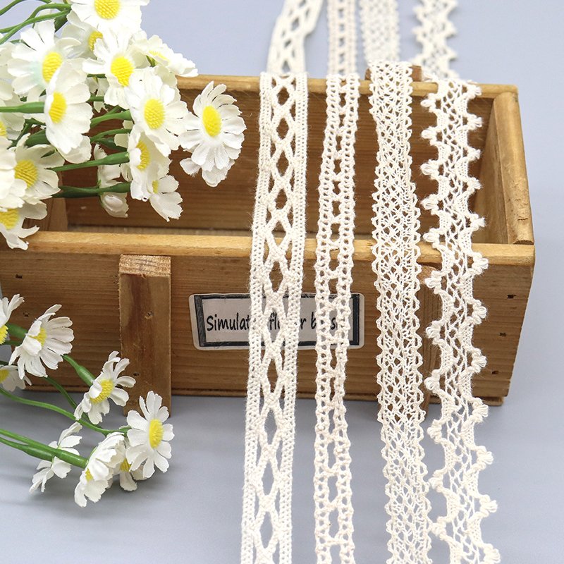 Factory wholesale DIY decorate floral lace trim trendy crochet lace trim for garment
