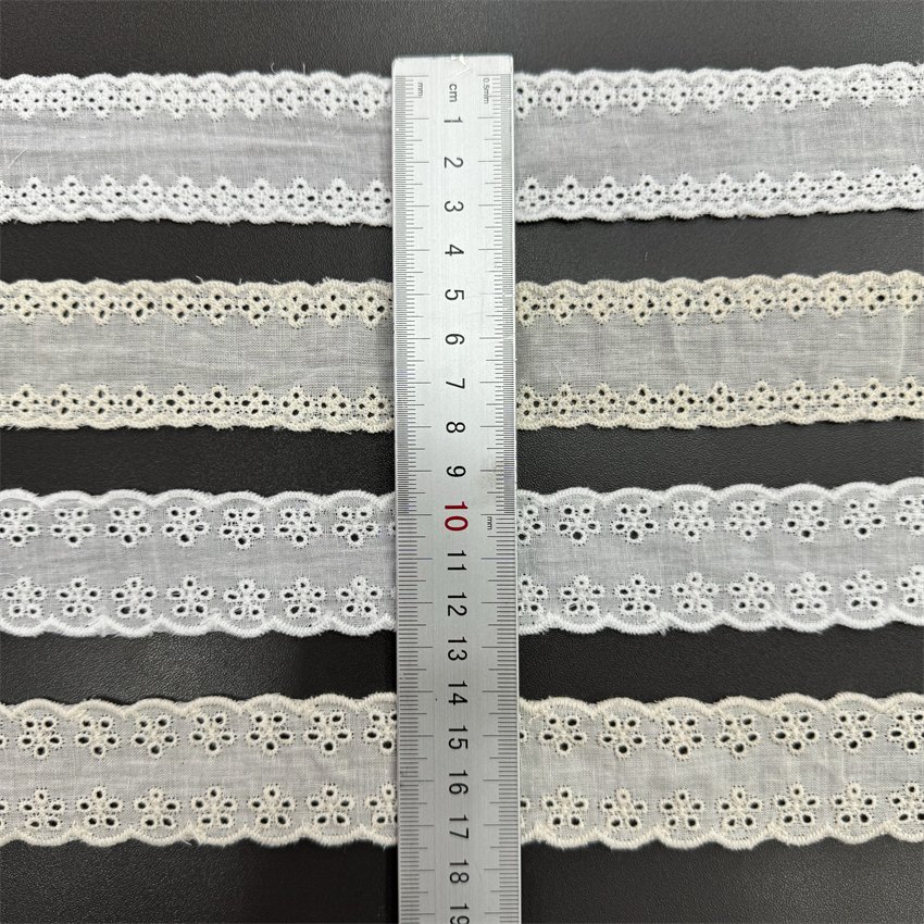 Fine woven cotton fabric carvend holes Trimming lace water soluble Embroidery border lace trim garment