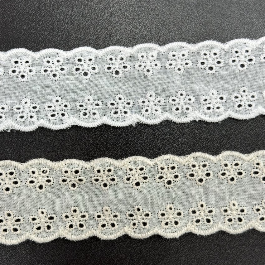 Fine woven cotton fabric carvend holes Trimming lace water soluble Embroidery border lace trim garment