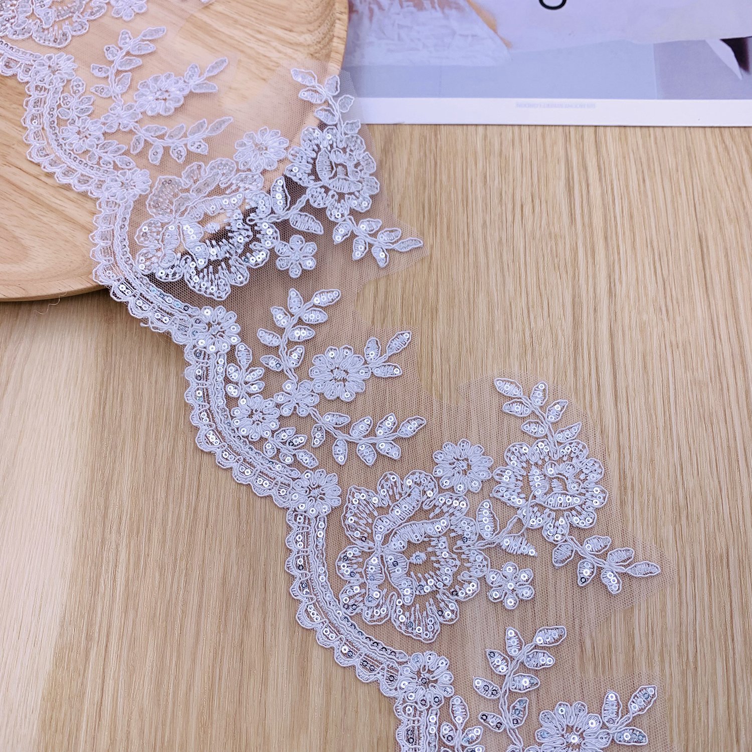 Factory Wholesale Price White Renda Lace Shiny Polyester Embroidery Gpo Guipure Lace Trim