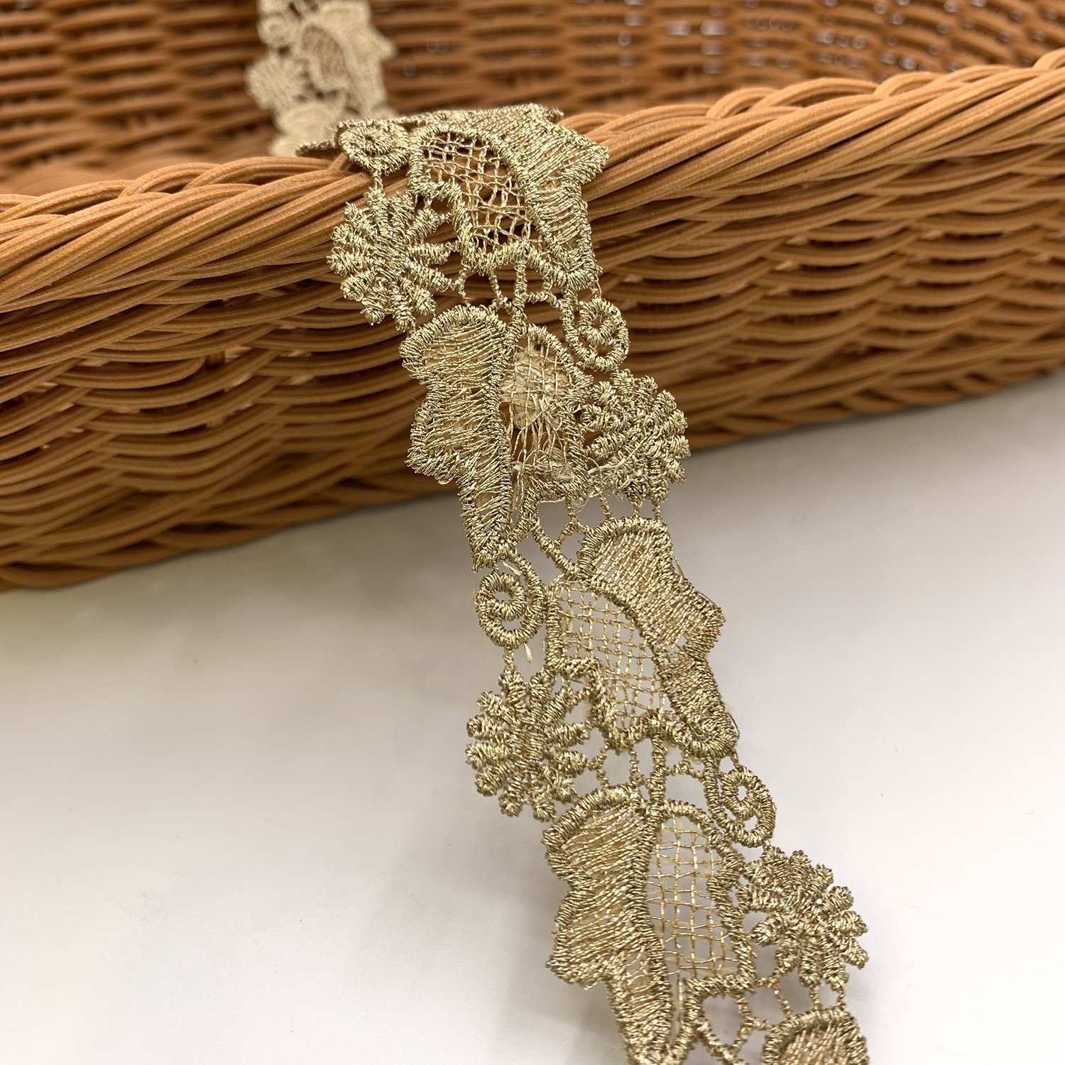Factory wholesale Golden Chemical Polyester renda Guipure Embroidery Lace Trim