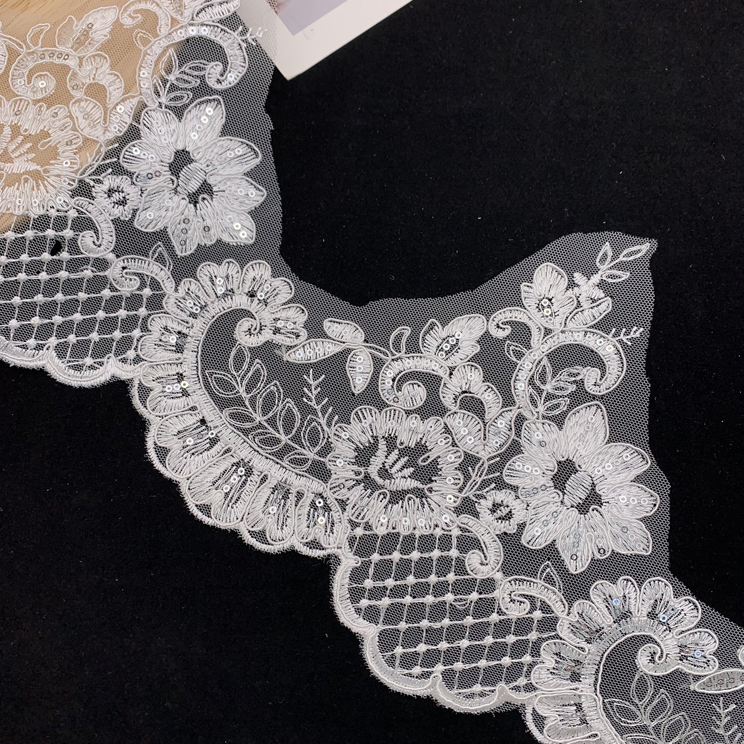 Wholesale French Mesh Encaje Trim White Polyester Flowers Embroidery Sequin Lace Trim