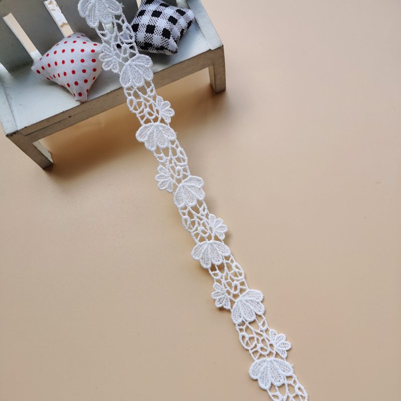Manufacturer Customized Embroidered Hollowed Out Water-soluble Polyester Guipure Eyelash Lace Trim For Clothing Border Lace