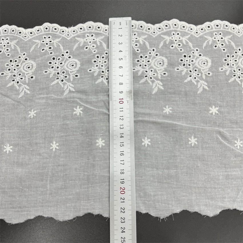 Fine woven cotton fabric carvend holes Trimming lace water soluble Embroidery border lace trim garment