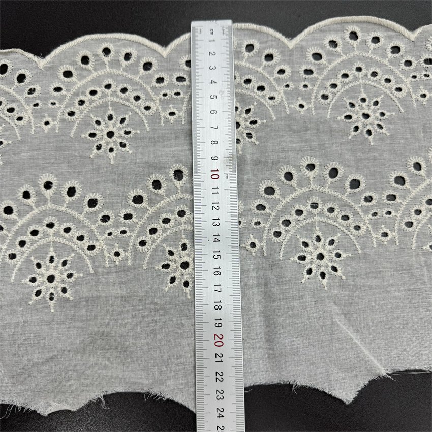 Fine woven cotton fabric carvend holes Trimming lace water soluble Embroidery border lace trim garment