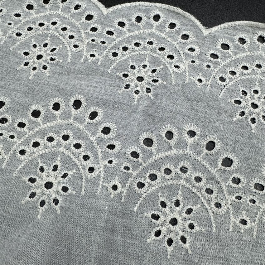 Fine woven cotton fabric carvend holes Trimming lace water soluble Embroidery border lace trim garment