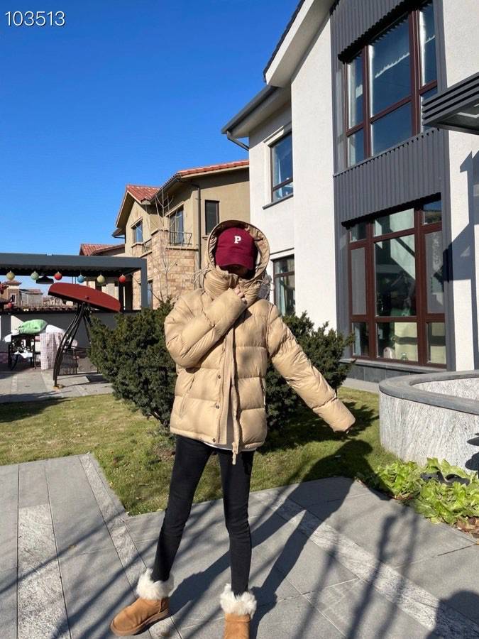 2022 The new men and women wearing two thick goose down short hooded down jacket