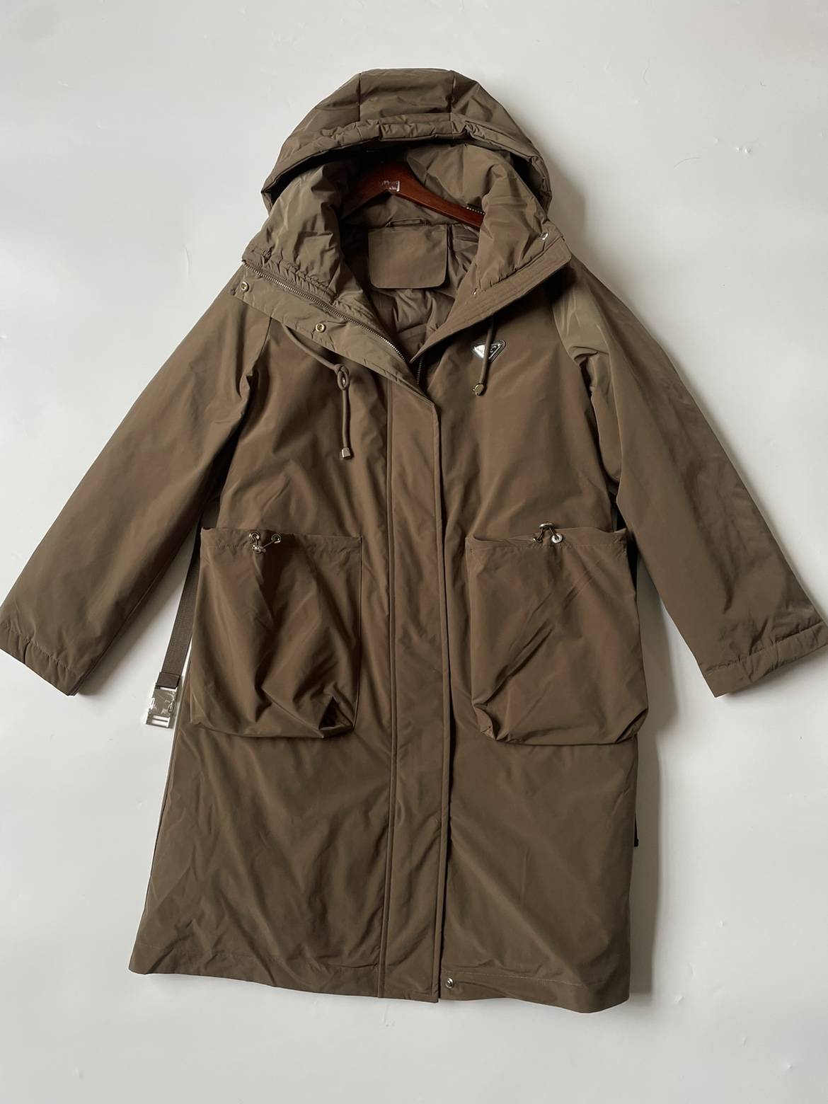 Her cold work, warm heart nest, lay 90%white duck velvet long -sleeved down jacket.