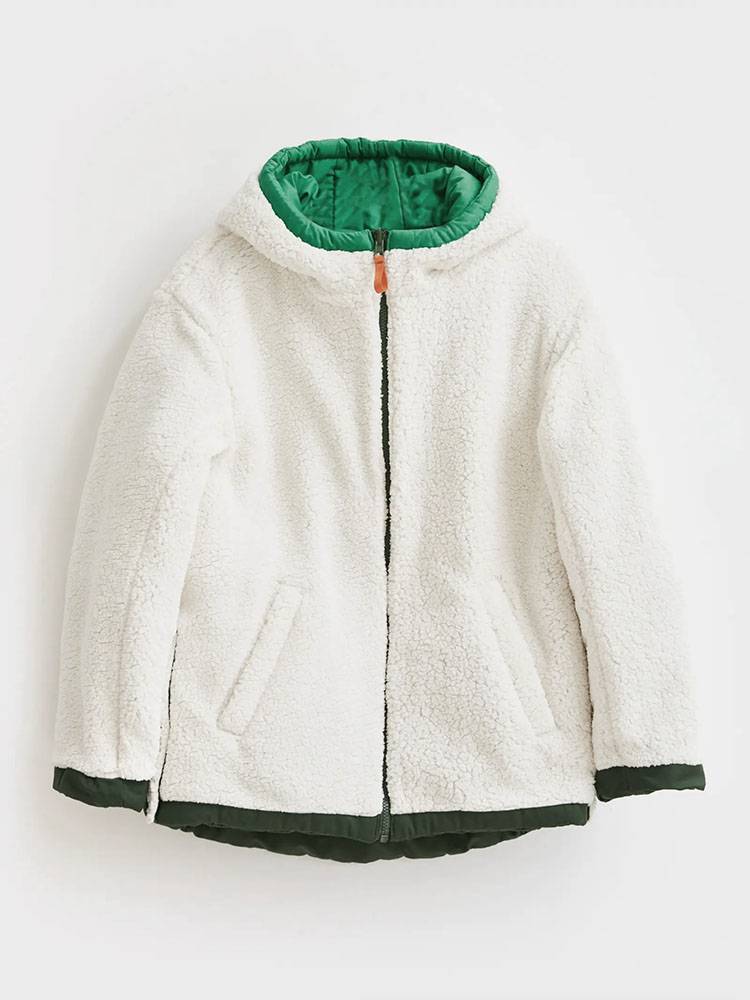 Wear fluffy and warm lambskin color cotton clothes on both sides