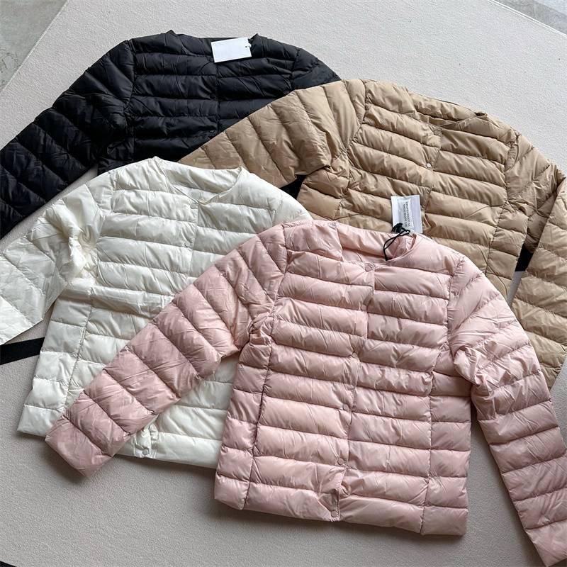95%white goose velvet high luxury cattle stacking inside and outside wearing no inner biliary, the same color, light thin round neck down jacket winter